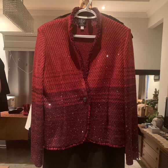 Mary Kay National Size 10 Two Piece Bling Burgundy Ombre Jacket and Black Dress - Picture 1 of 3